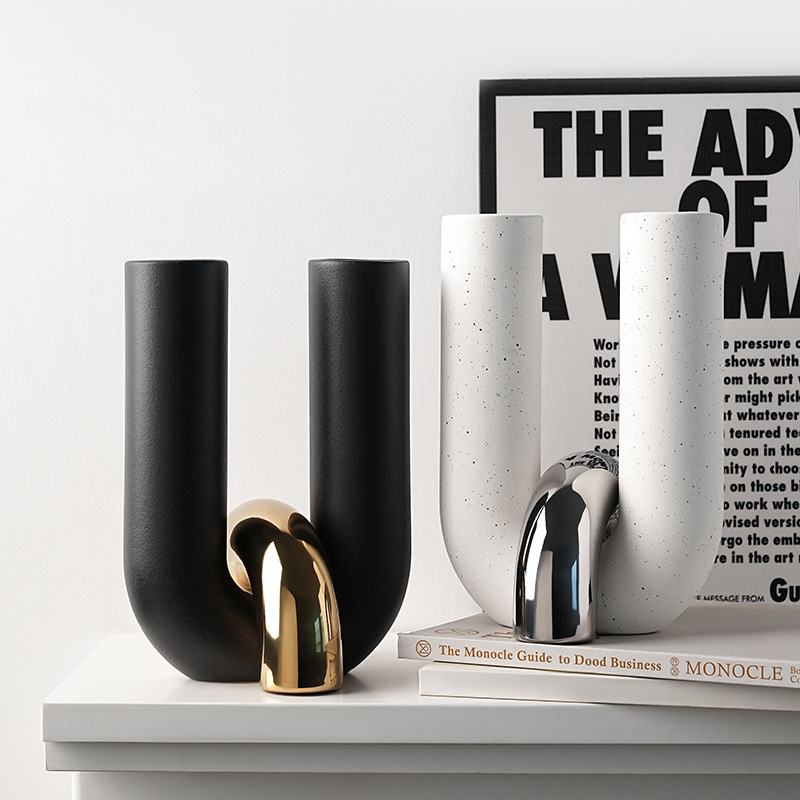 U-shaped creative vase