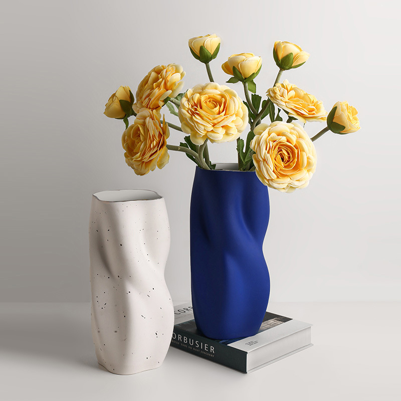 Morandi twisted flower vase