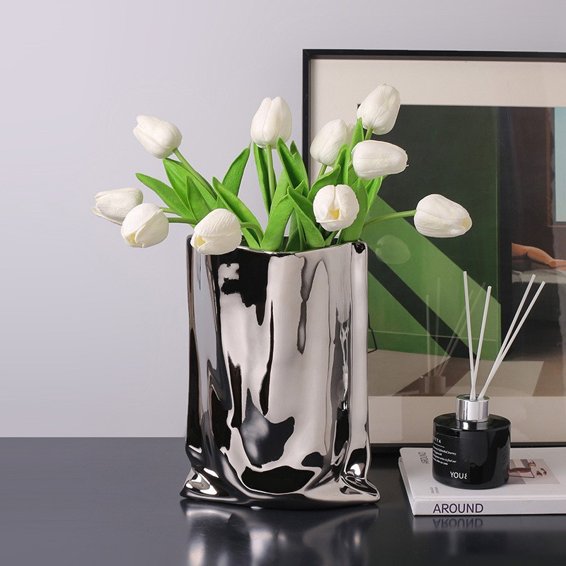Light luxury style electroplated vase