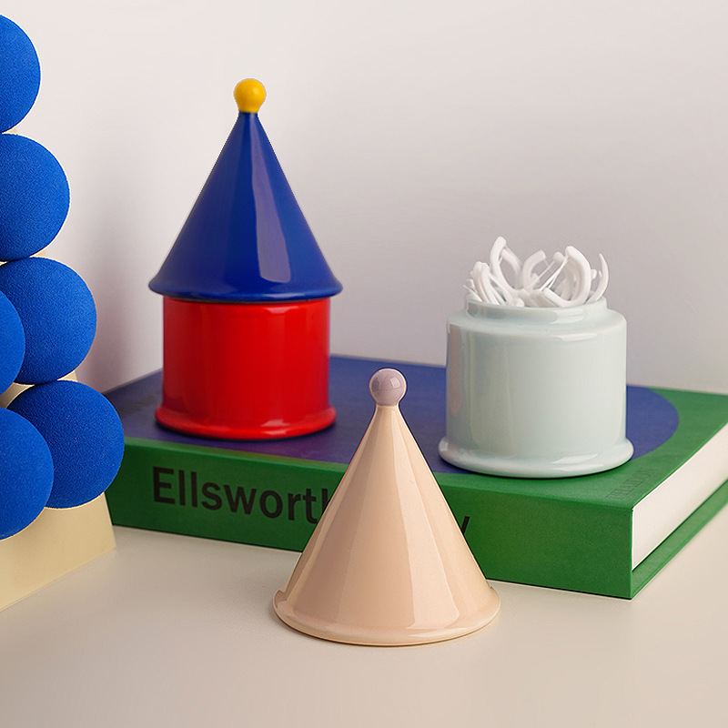 Creative toothpick box
